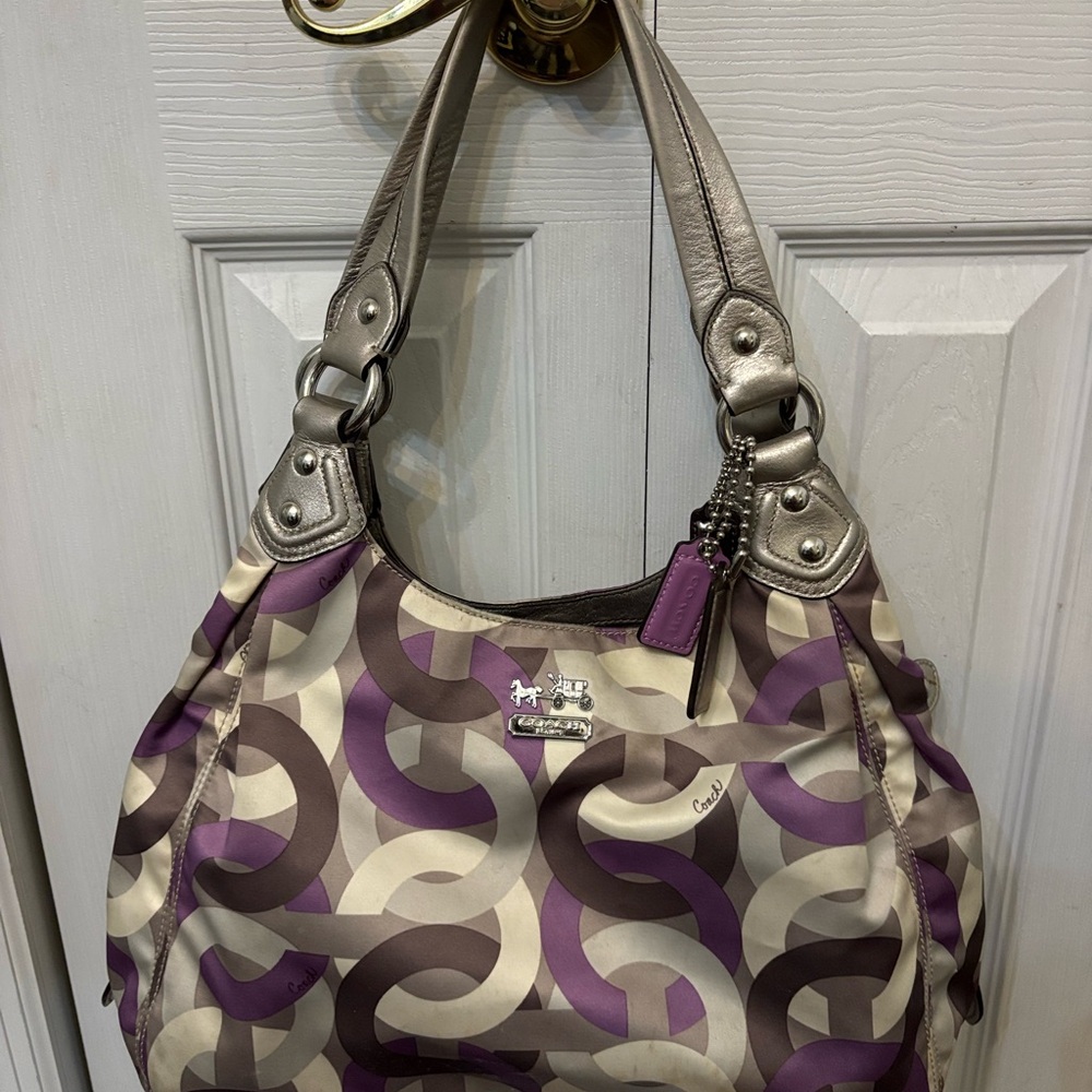 Coach Madison 14420 Optic Chainlink Maggie Purple and Cream Shoulder Bag